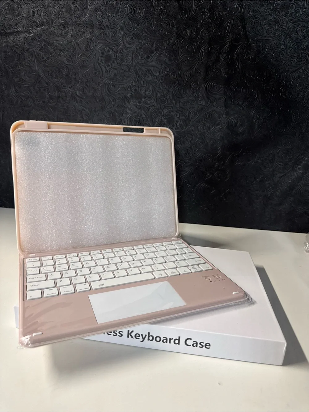 iPad Wireless Keyboard Case Featuring Built-in Trackpad and Detachable Mag Cover